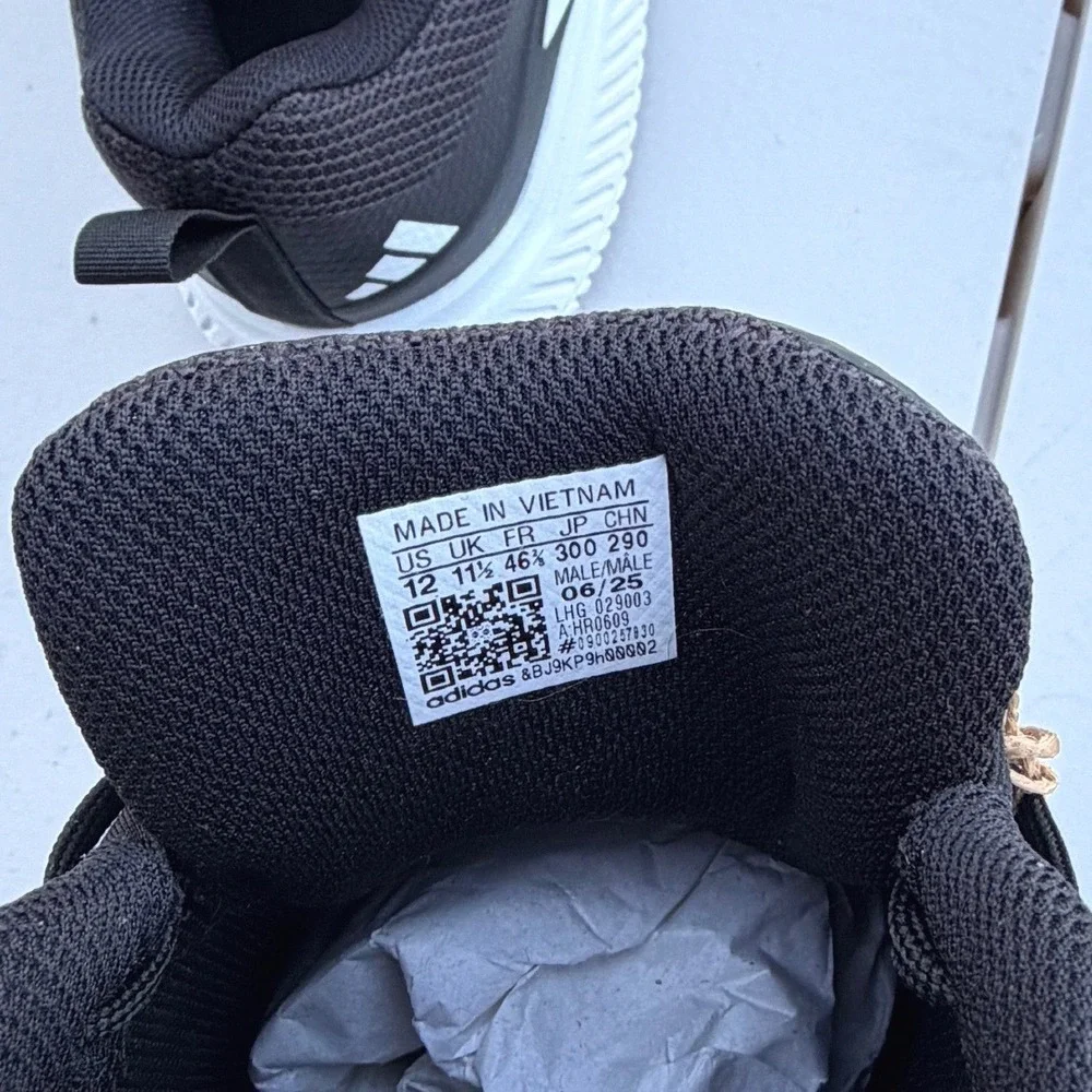 adidas lightweight athletic